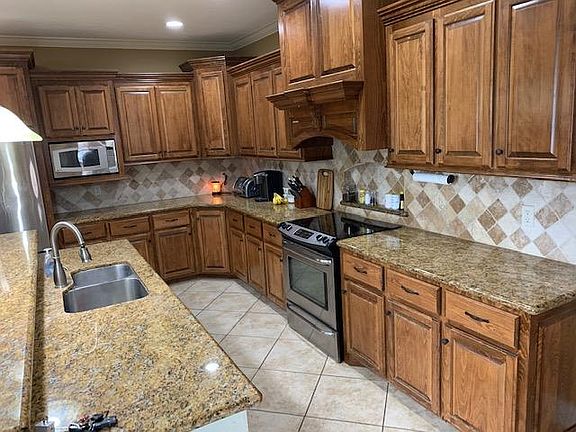 5th image of 901 Middlebrook Cir