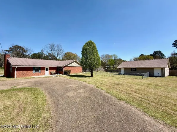 406 Wayne St, Clinton, MS 39056