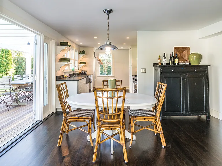 111 Montauk Hwy — Photo 4