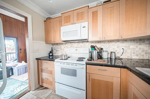 168 Elder Ave Photo 1
