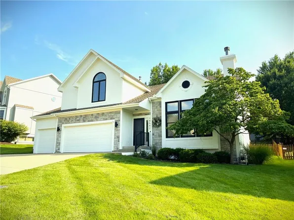 14542 Hardy St, Overland Park, KS 66223