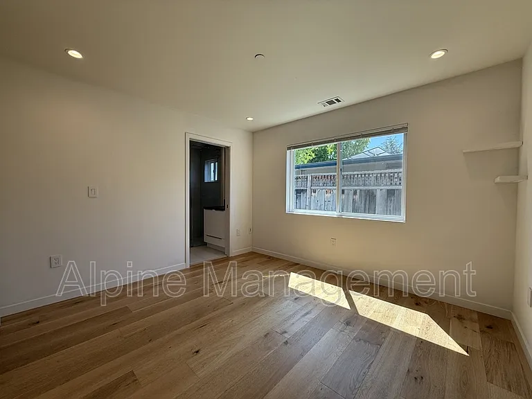 1163 W Iowa Ave — Photo 20