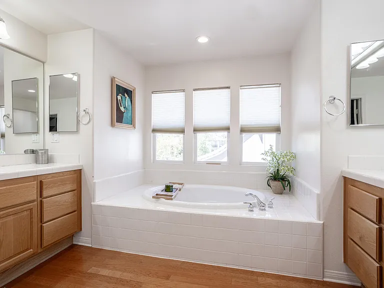 2636 Rudolph Dr — Photo 12