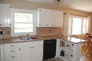 3rd image of 616 Sunny Ln