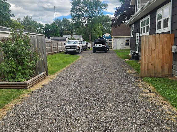 5th image of 809 Ryan St