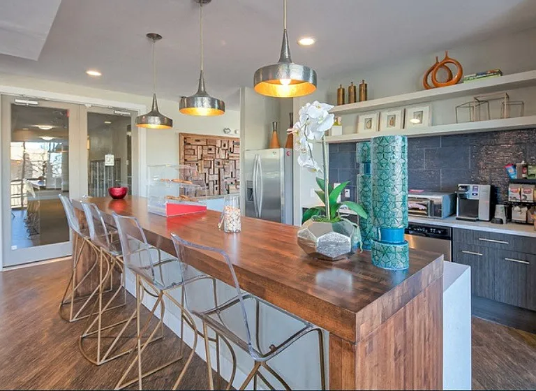 The Maywood Apartments — Photo 11