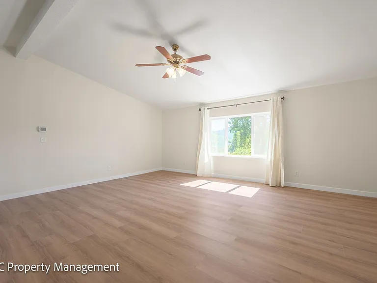 76848 London Rd — Photo 5