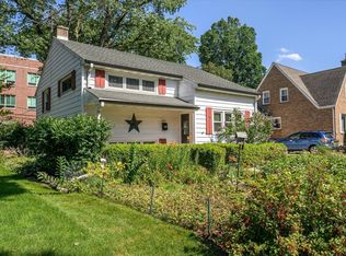 243 S Berkley Ave, Elmhurst, IL 60126