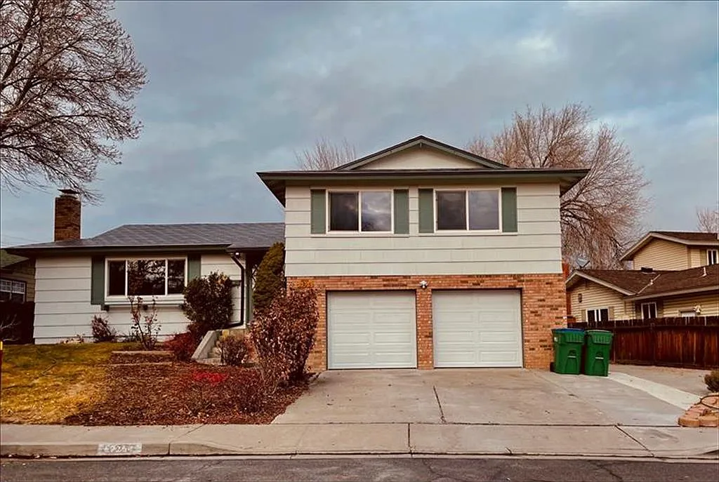 2725 Judith Ln photo 1