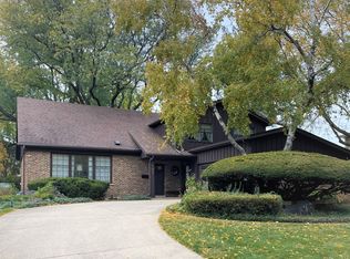 4607 Thorntree Ln, Rolling Meadows, IL 60008