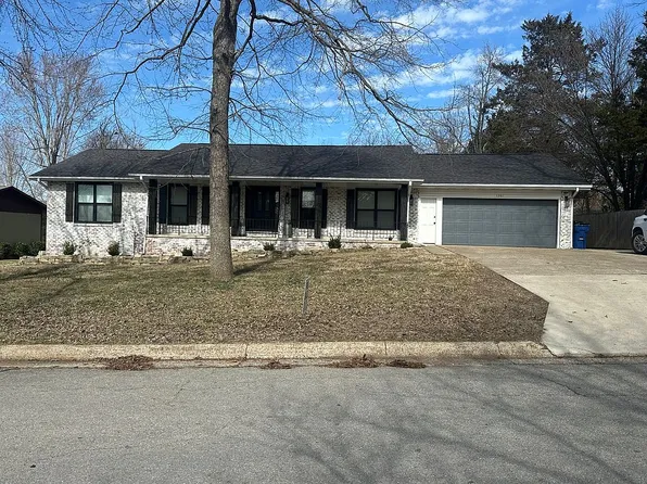 1301 Cresswell Dr, Mountain Home, AR 72653