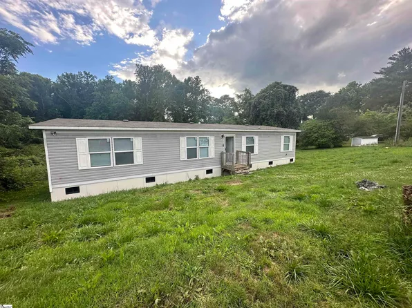 104 Duke Dr, Gray Court, SC 29645