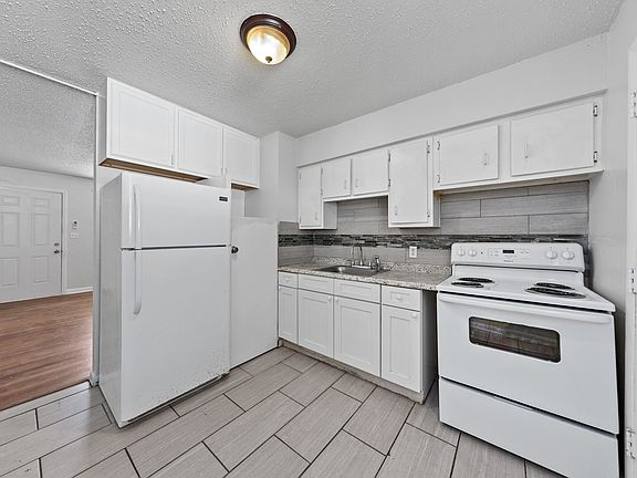 3rd image of 1531 Louisiana St APT 3