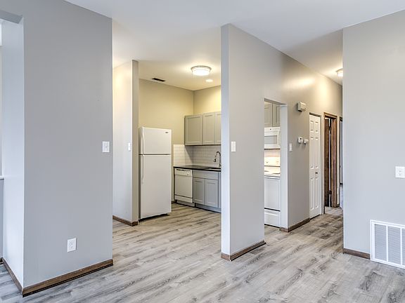 3rd image of 3835 Folsom Ave #A