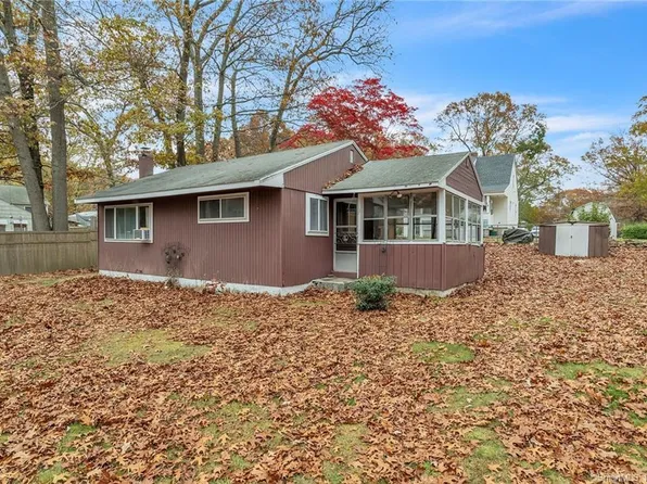 99 Laurelwood Drive, East Lyme, CT 06357