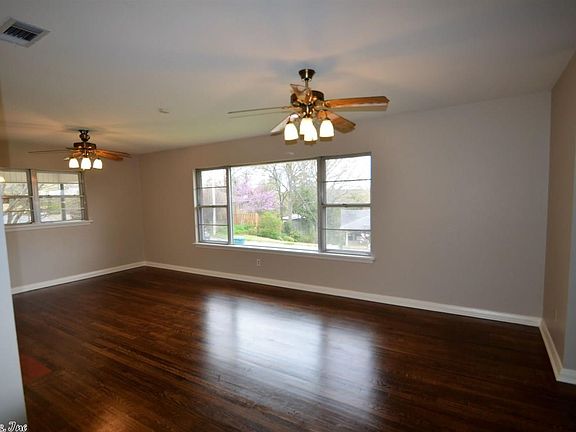 4th image of 117 Dickson Dr