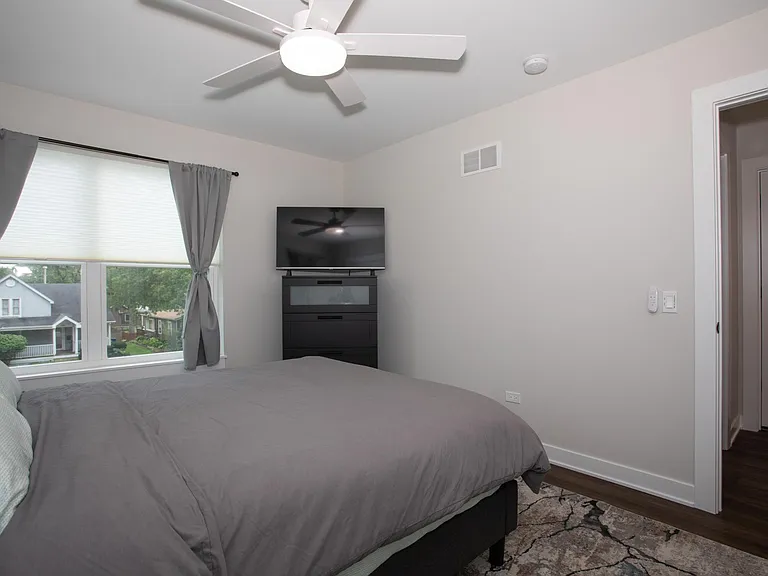 635 E 4th Ave — Photo 13