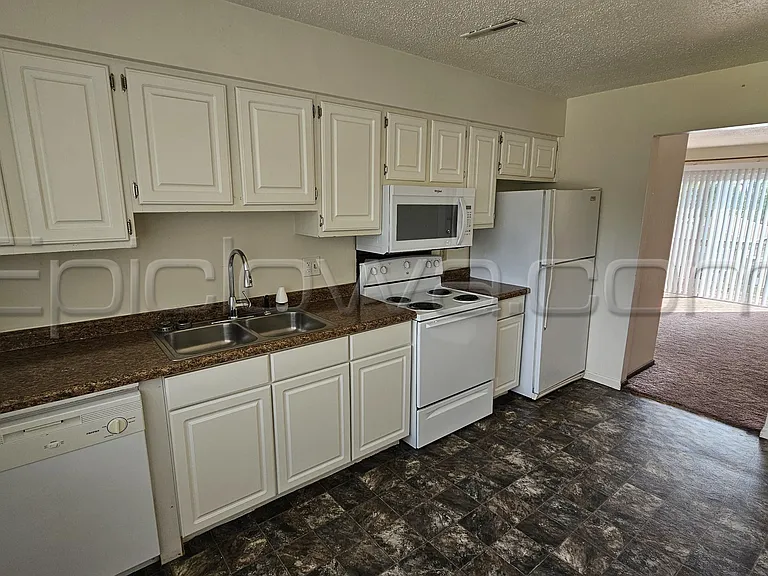 20 N 10th Ave #16 — Photo 4
