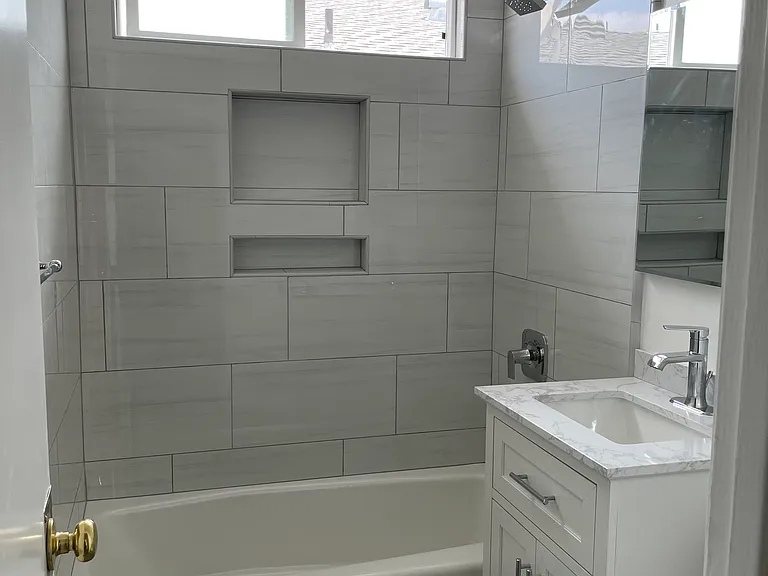 2215 Mathews Ave #4 — Photo 12