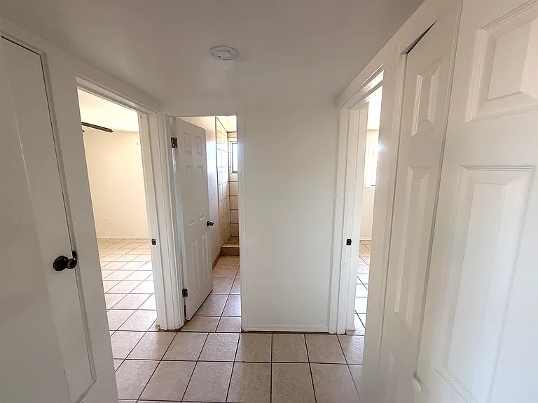 4344 N Iroquois Ave — Photo 6