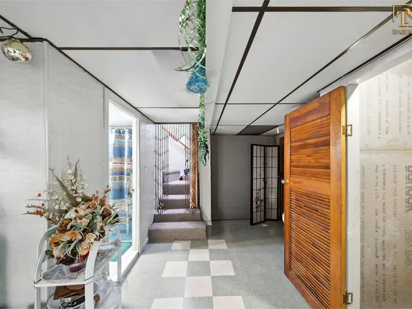 1226 East 51st Street image 27 of 29