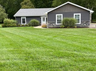 10981 Hawke Rd, Columbia Station, OH 44028