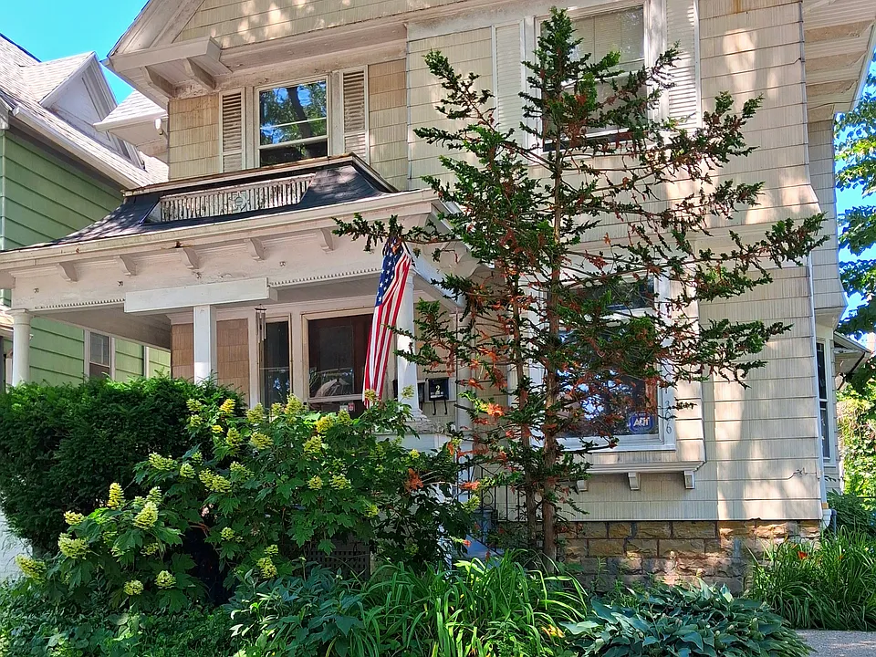 306 Pearl St #2