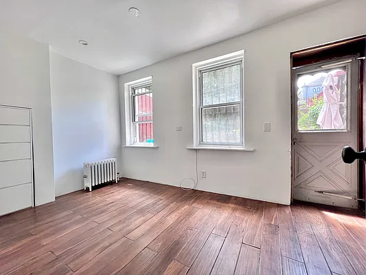 Rented by Compass | media 22