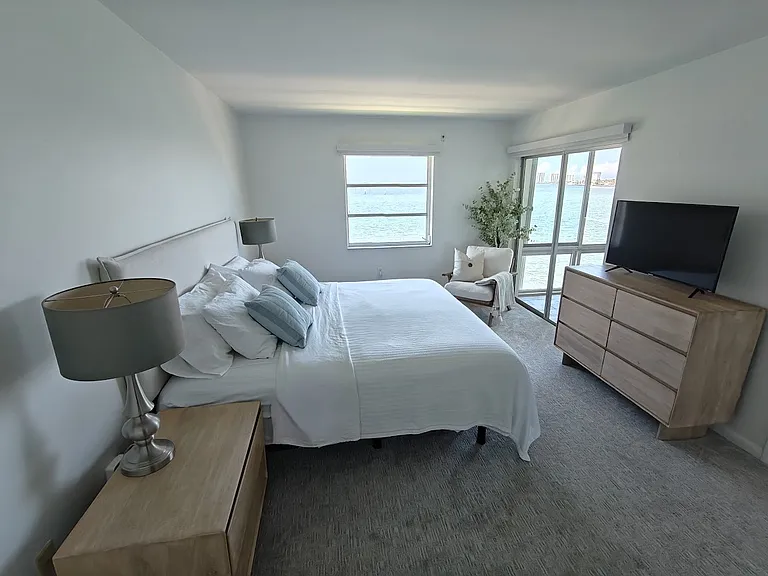410 Wilma Cir #306 — Photo 6