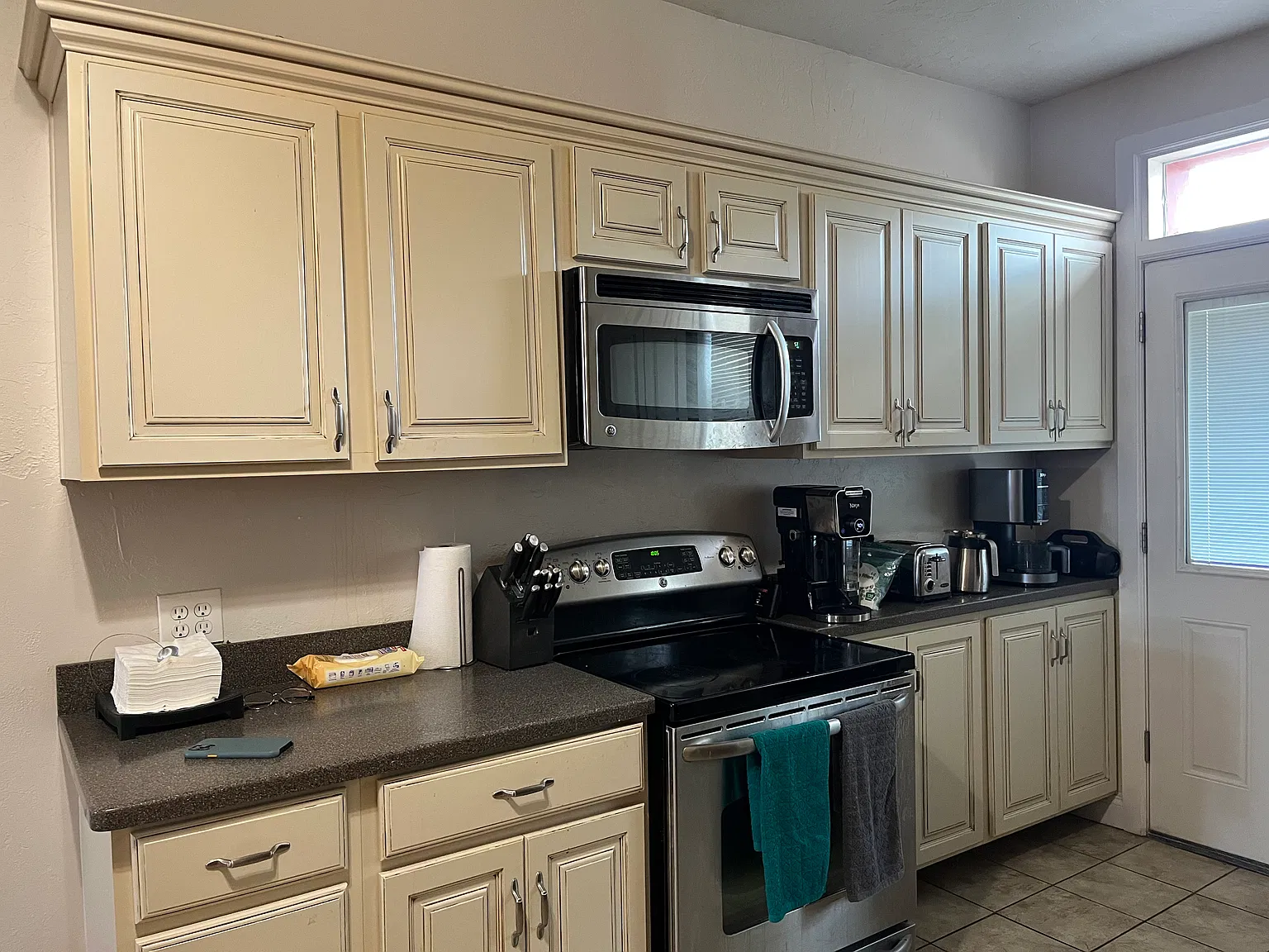 1527 Saturn Way — Photo 3