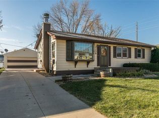 3309 Iris Ave NW, Cedar Rapids, IA 52405
