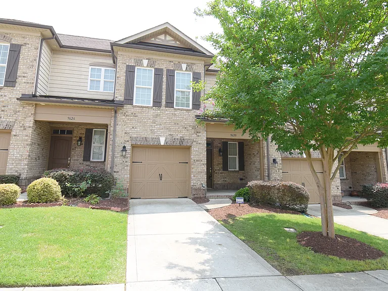 9620 Camberley Ave NW — Photo 3