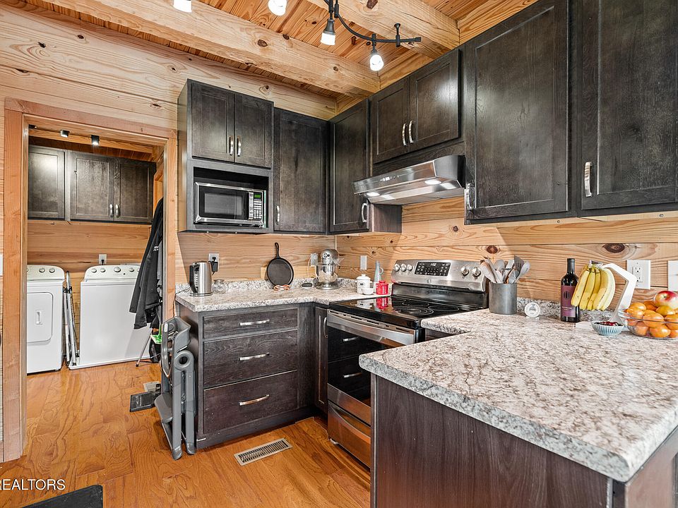 13th image of this home