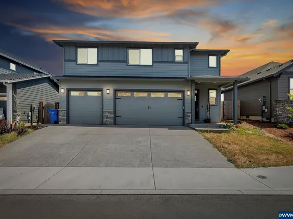 232 NE Regan Hill Loop, Estacada, OR 97023