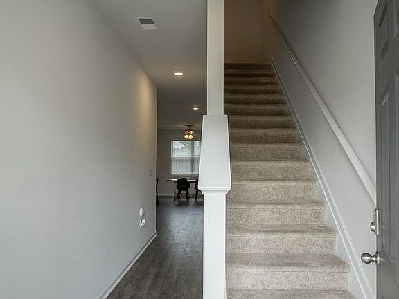 5th image of 950 Quaint Parish Cir