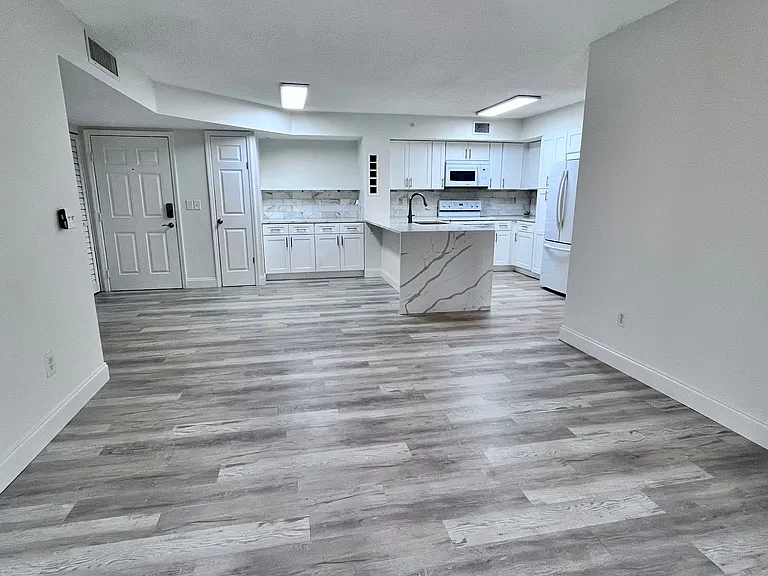 1220 Wildwood Lakes Blvd #108 — Photo 5