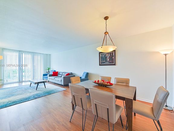 3rd image of 19370 Collins Ave APT 622