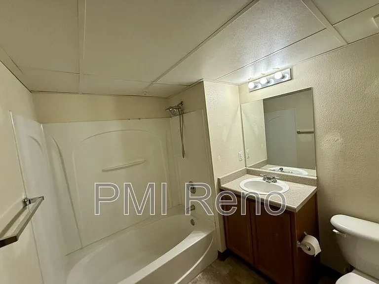 Big Horn Apartments — Photo 16
