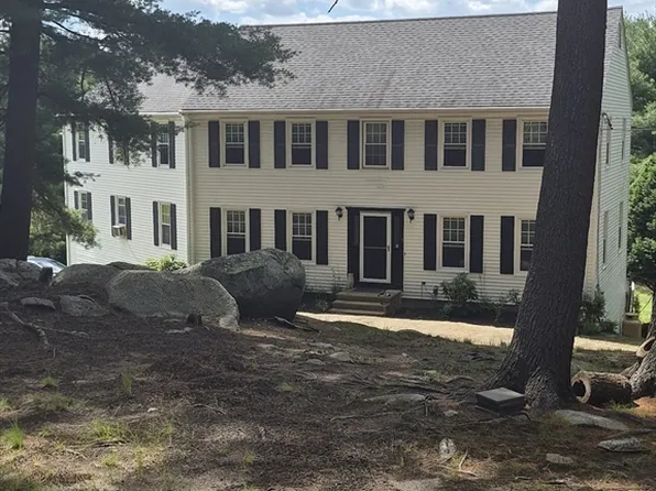 9 South St, Upton, MA 01568