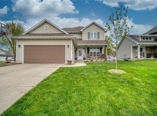 5100 Springwood Ln, Des Moines, IA 50317