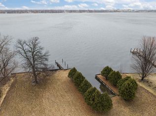 1299 N Lake St, Neenah, WI 54956