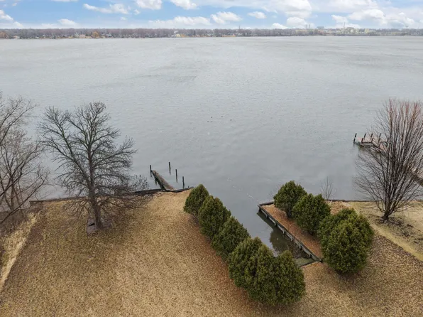 1299 N Lake St, Neenah, WI 54956