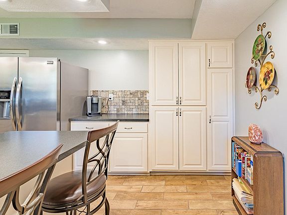 4th image of 2630 Deerfield Dr