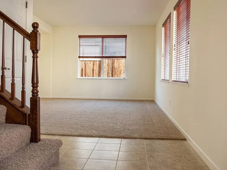 437 Carema Ct — Photo 3