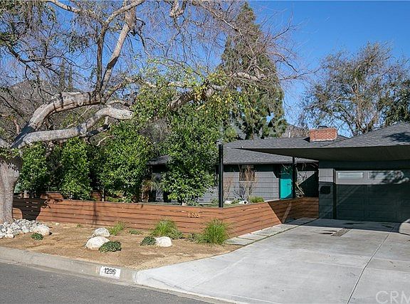 2nd image of 1296 Eastlyn Pl