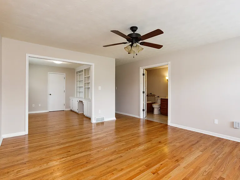 1605 Redwood Way — Photo 18