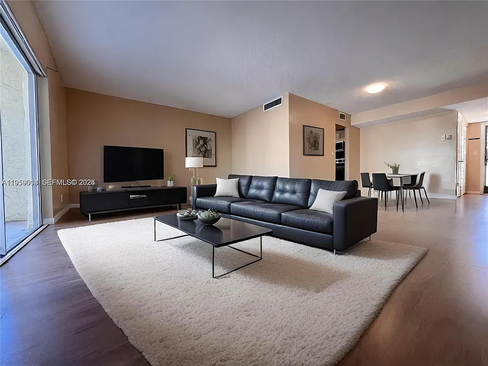 3300 Spanish Moss Ter #206