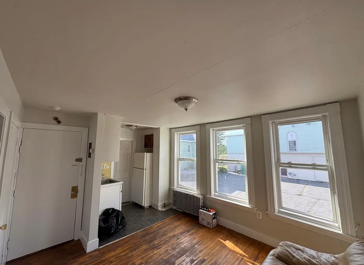 6 Jefferson St — Photo 2
