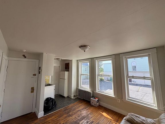 2nd image of 6 Jefferson St #8
