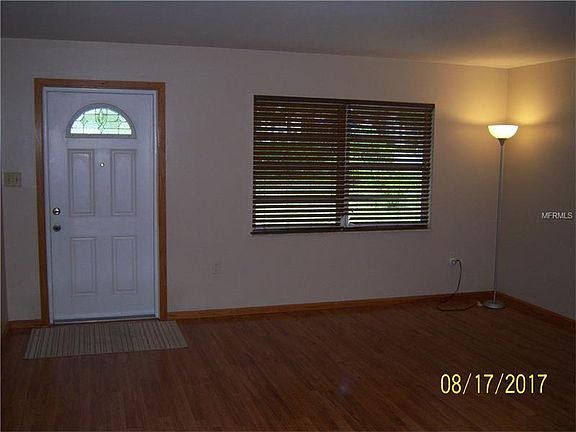 2nd image of 319 Oleander Dr